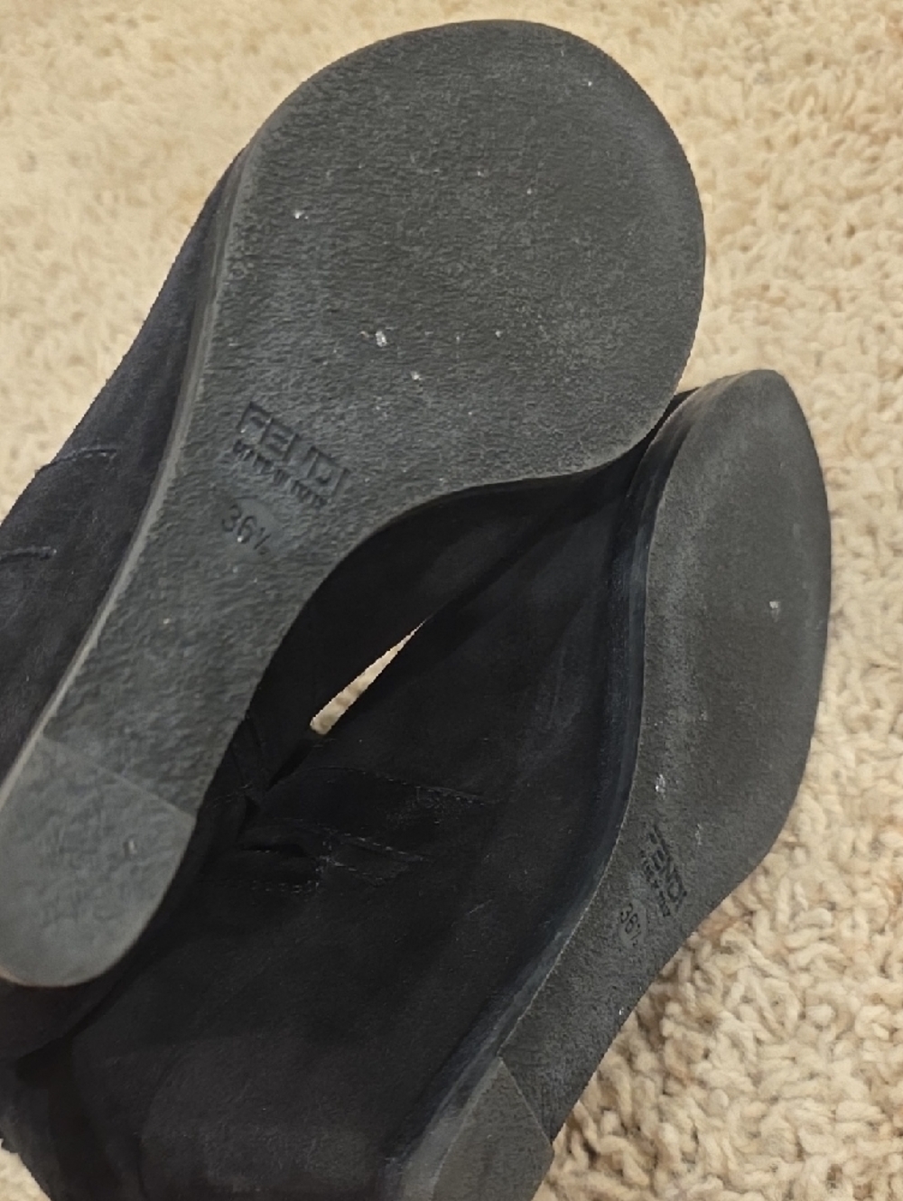 FENDI Women’s Black Suede Buckle Shearling Wedge Ankle Boots Sz 36.5 - Picture 7 of 8